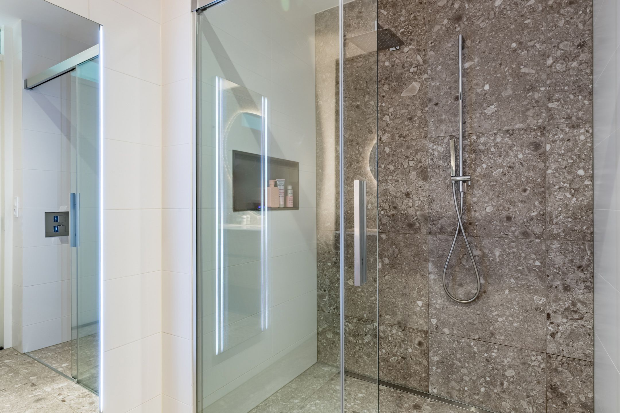 Foto 45 van Renoirhof 12