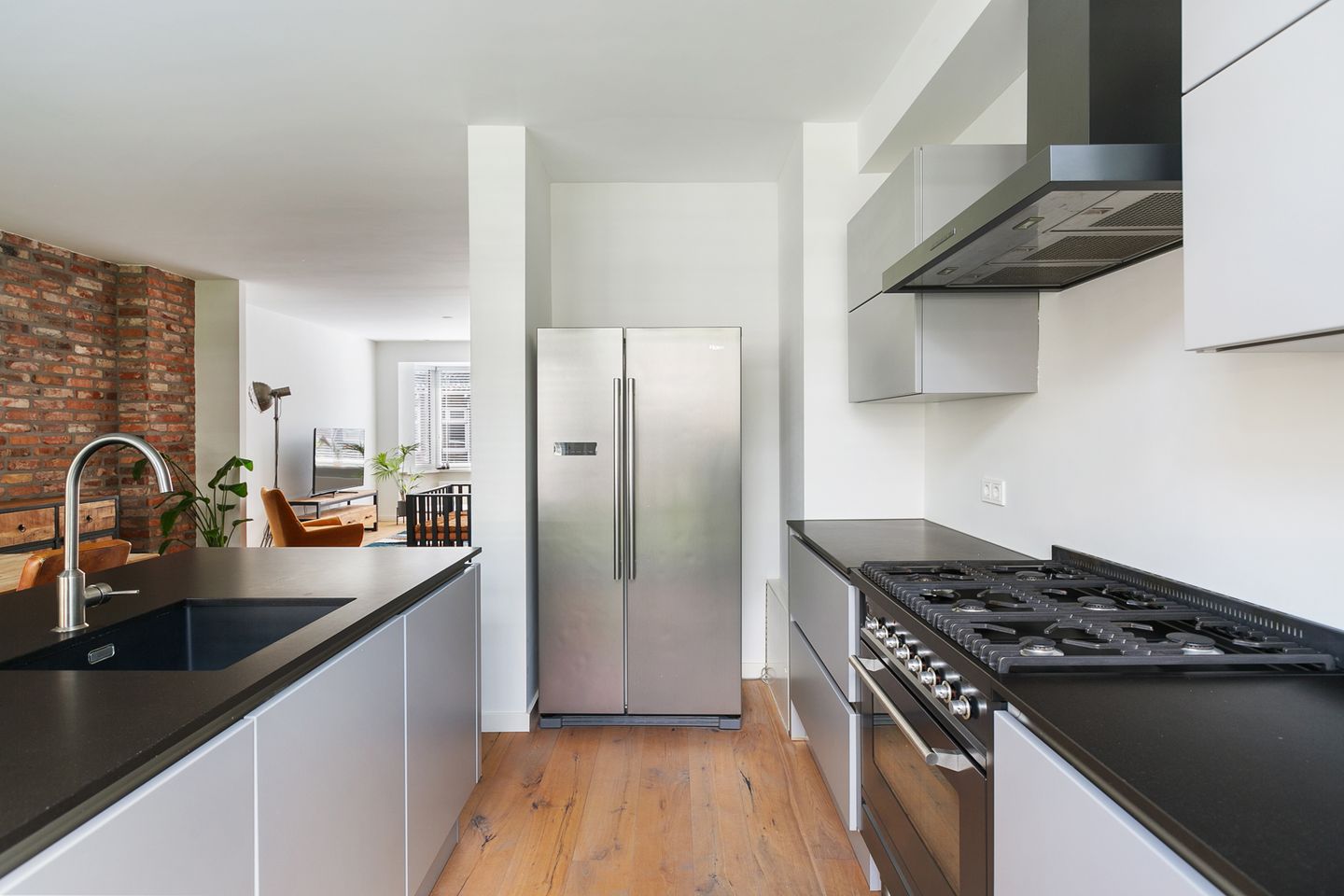 Photo 10 of Nolensstraat 31-B02