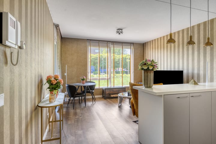 Foto 2 van Makassarweg 1-C