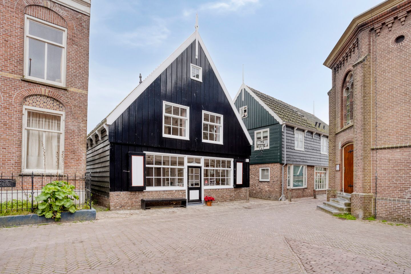 Photo 1 of Kerkbuurt 144