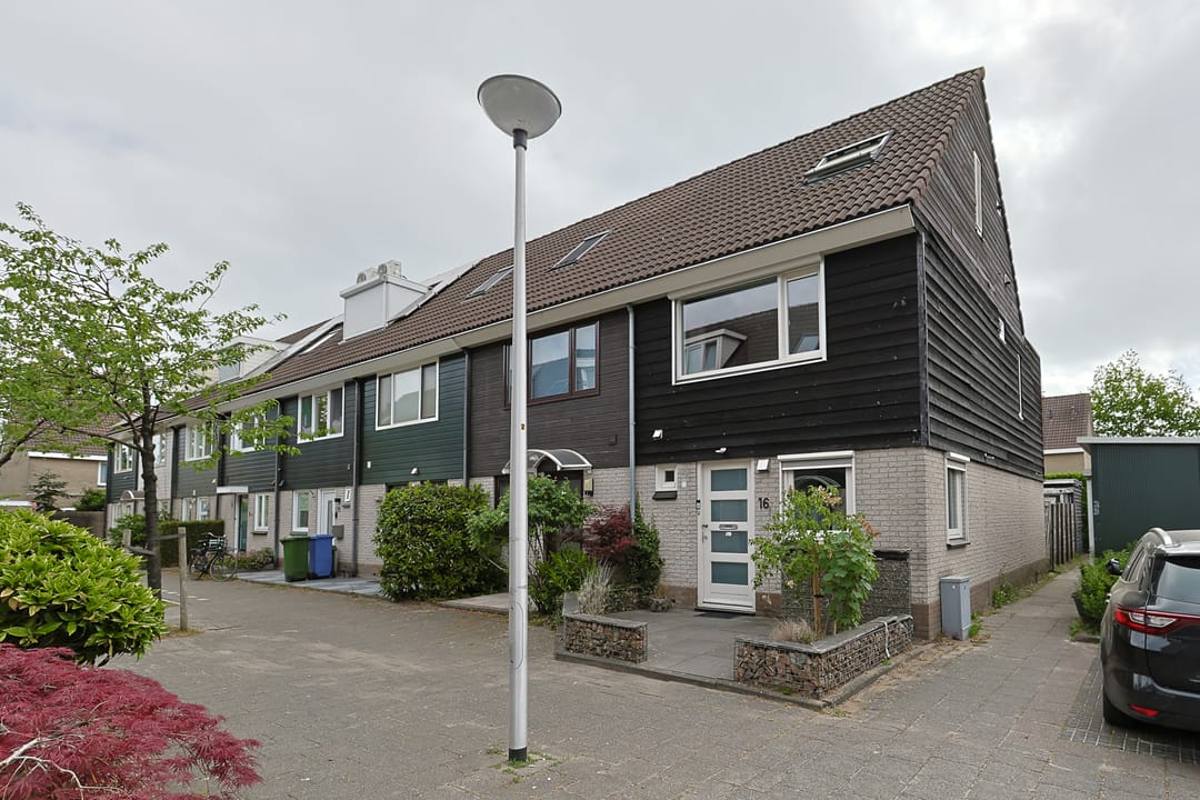 Foto 2 van Betsy Perkstraat 16