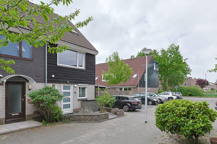 Foto 3 van Betsy Perkstraat 16