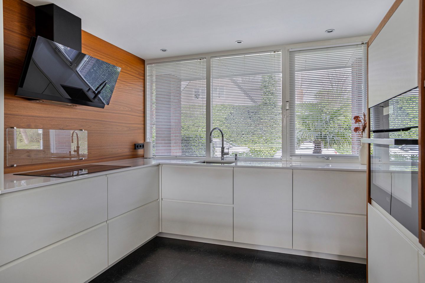 Foto 10 van Dahliastraat 6