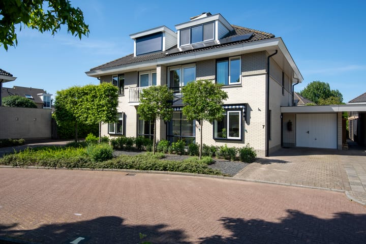 Photo 1 of Weverslaan 7