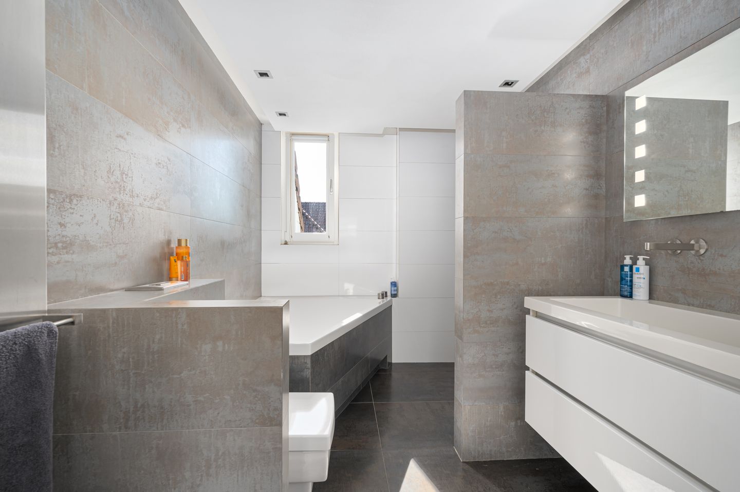 Photo 34 of Mgr. Bekkersplein 8