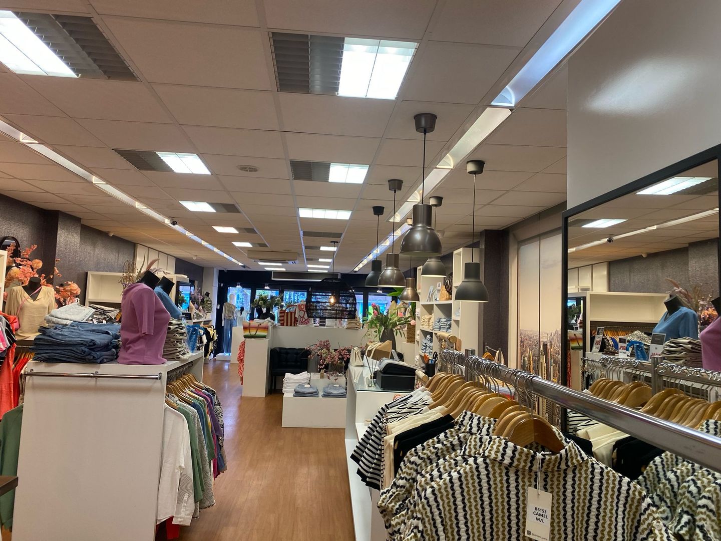 Bekijk foto 3 van Markt 1