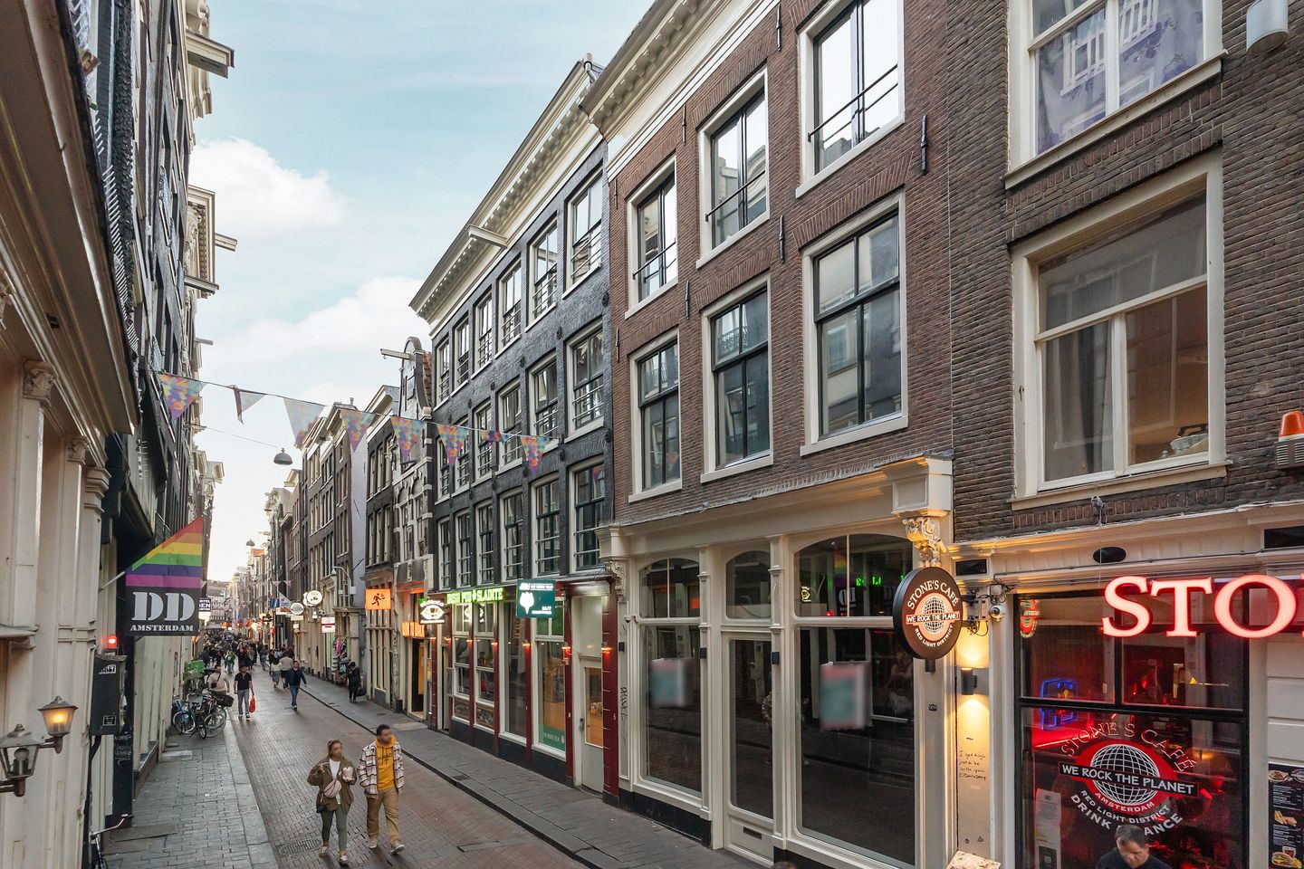 Bekijk foto 1 van Warmoesstraat 89