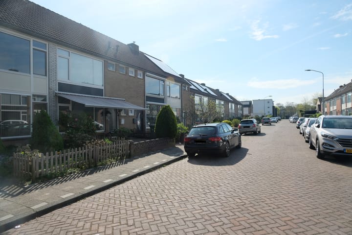 Foto 13 van Meterenstraat 1