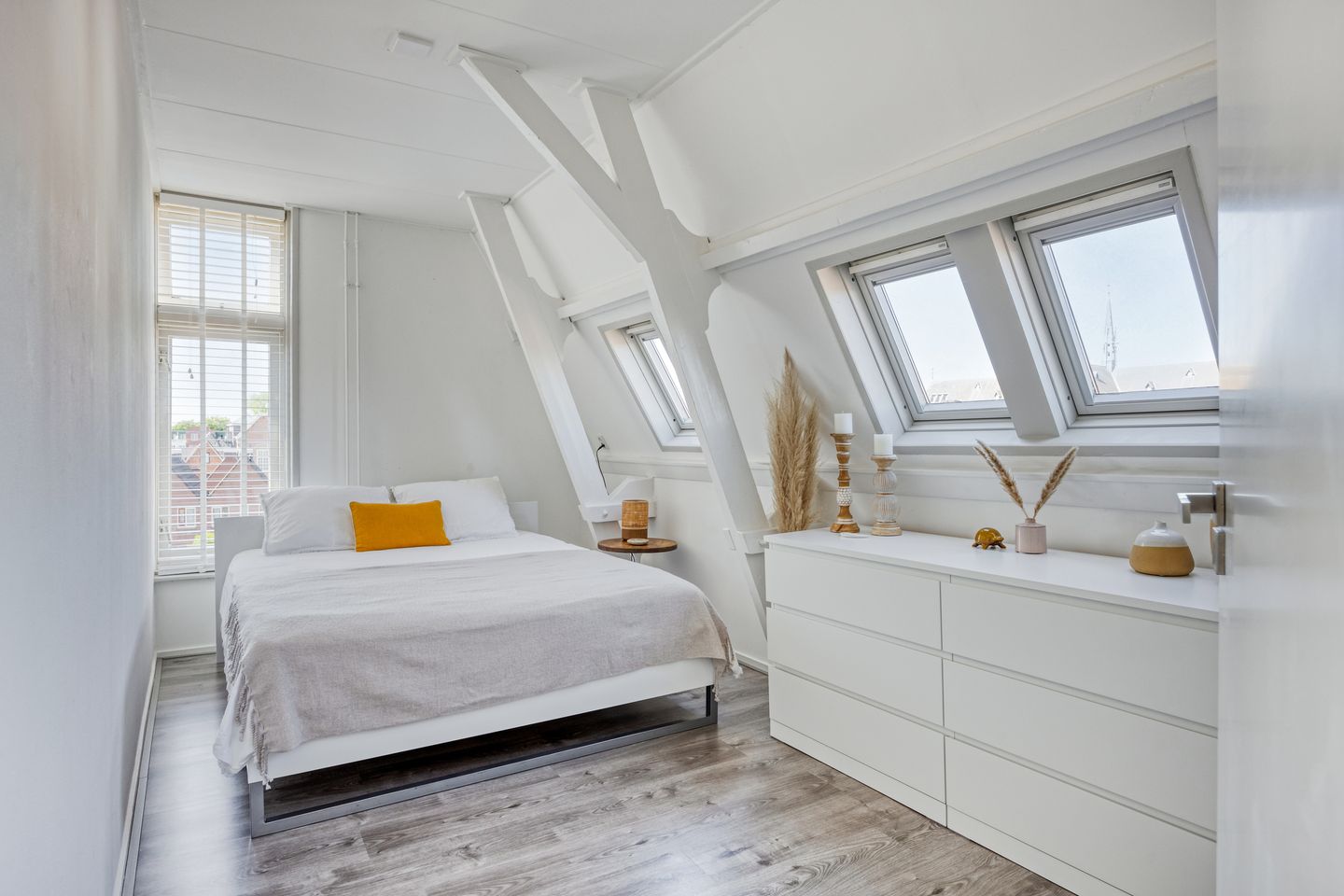 Foto 4 van Luttik Oudorp 49-D