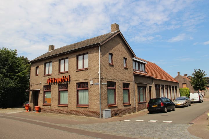 Photo 2 of Bosstraat 10