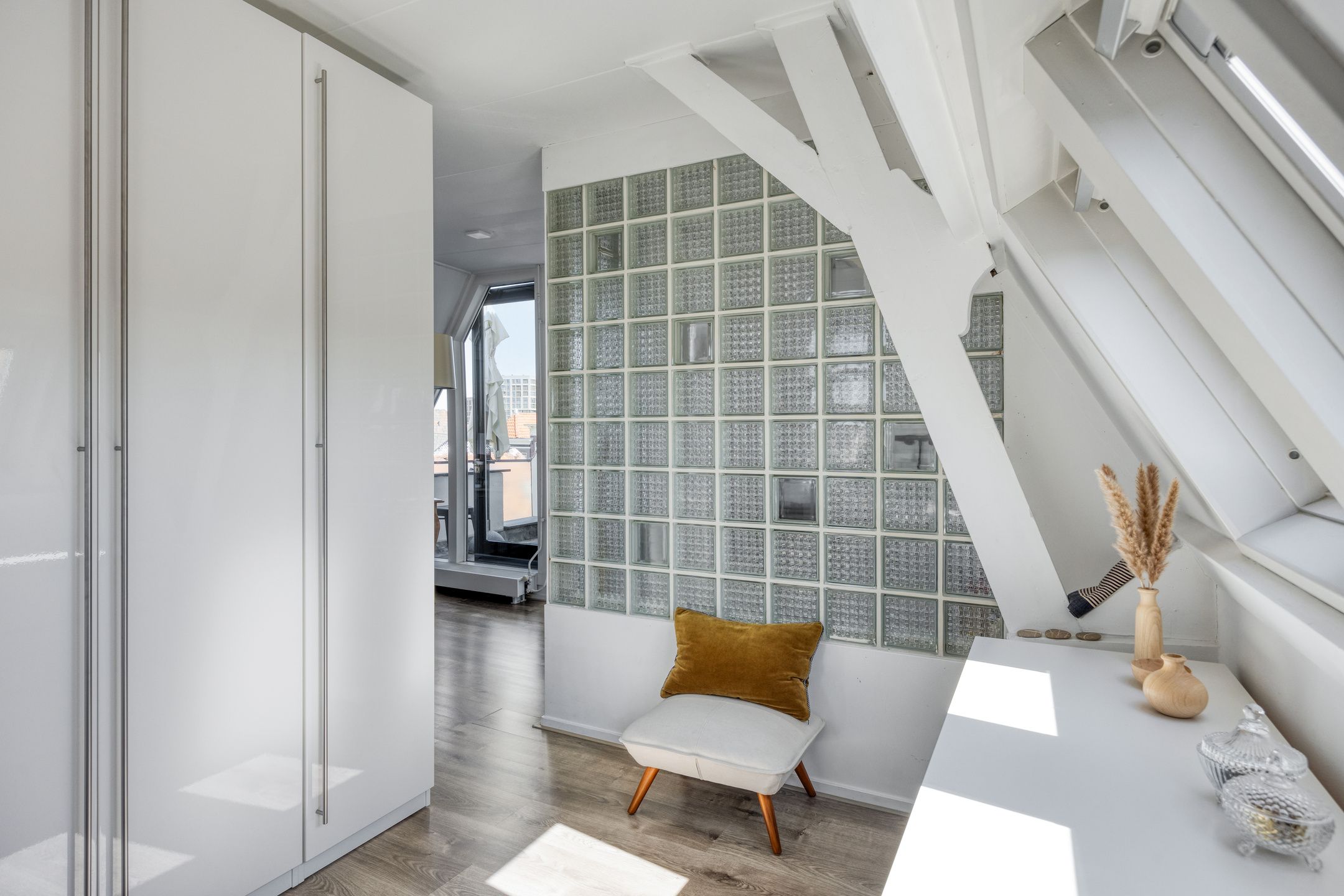 Foto 21 van Luttik Oudorp 49-D