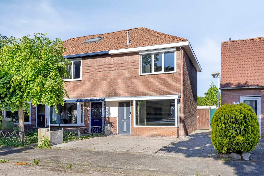 Photo 1 of Burgemeester Van Veenlaan 238