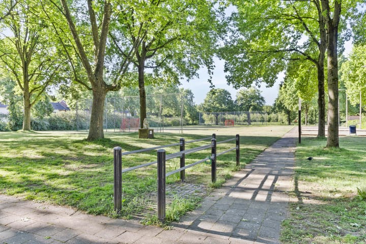 Foto 38 van Burgemeester Van Veenlaan 238