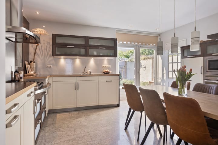 Foto 15 van Rector Beversstraat 57