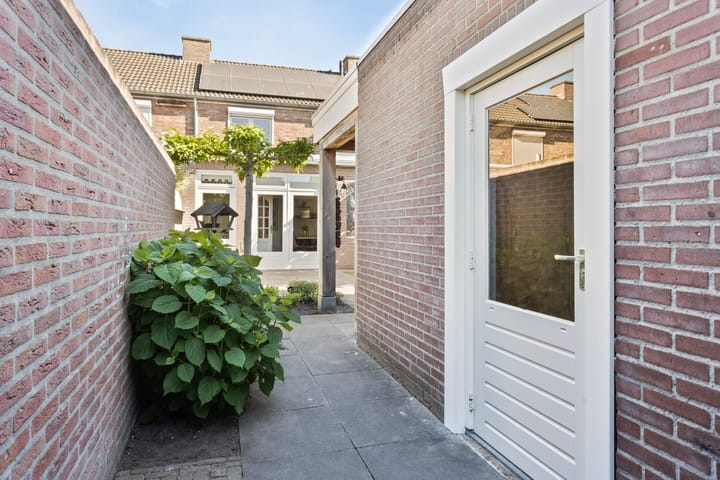 Foto 34 van Rector Beversstraat 57