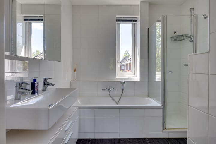 Foto 24 van Damreesche Spoor 97