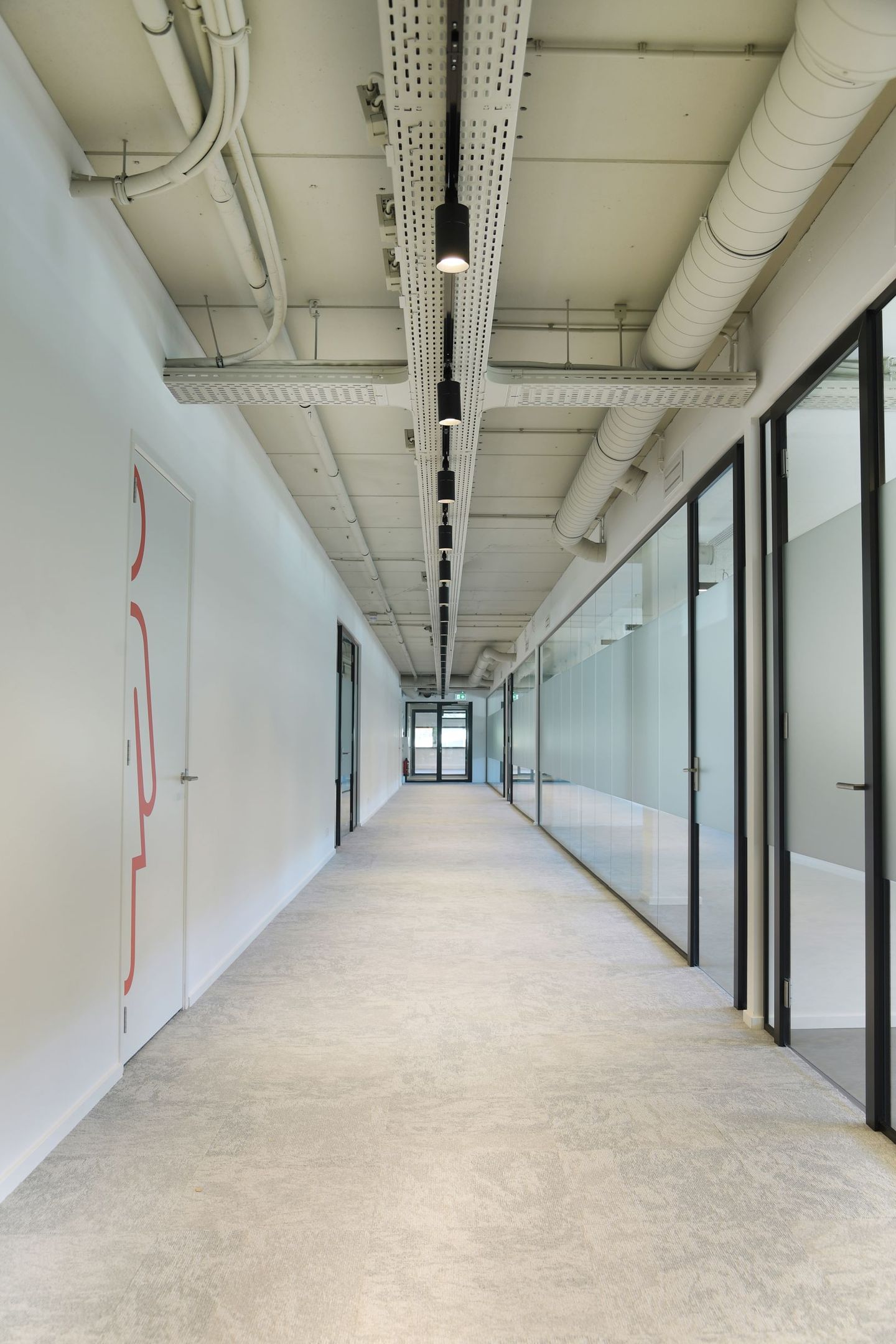 View photo 4 of Randstad 22 11
