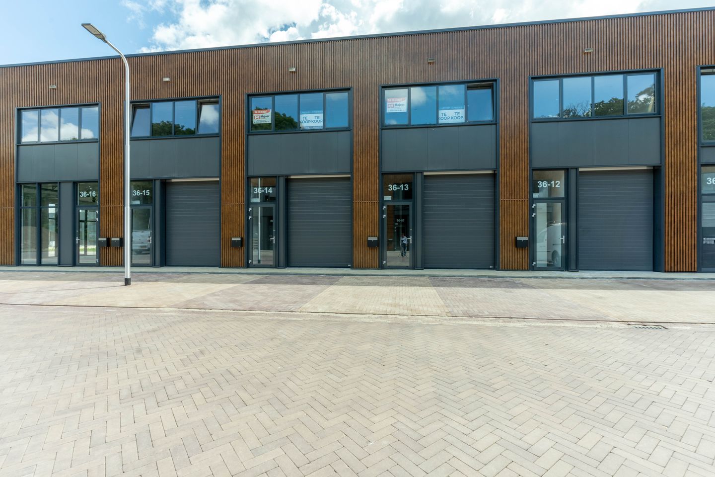 View photo 2 of Koningsweg 36-13