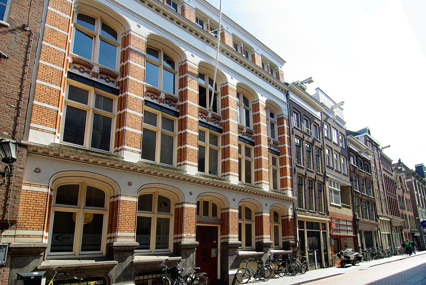 Bekijk foto 2 van Warmoesstraat 149