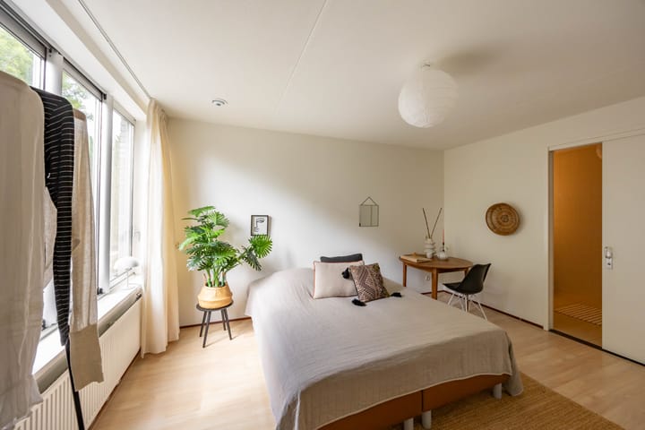 Foto 24 van Linnaeusplein 30