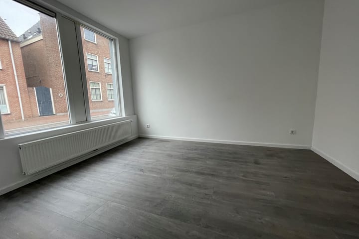 Photo 3 of Vestdijkstraat 3