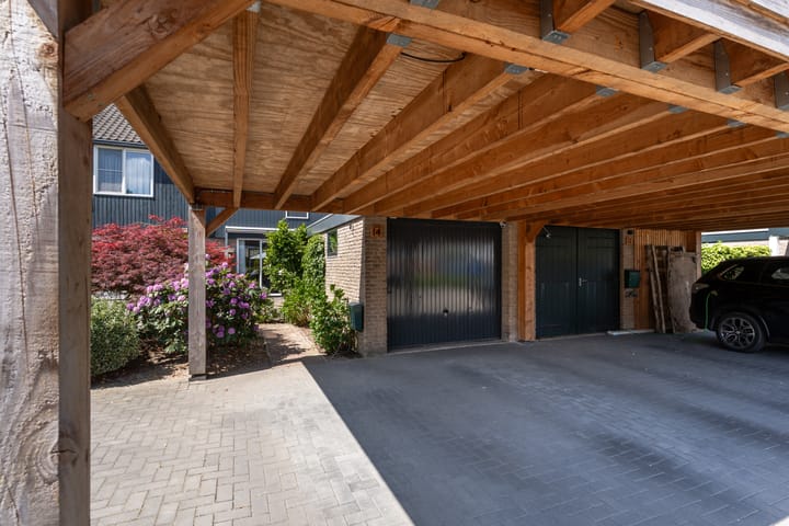 Foto 2 van Bijenvlucht 14