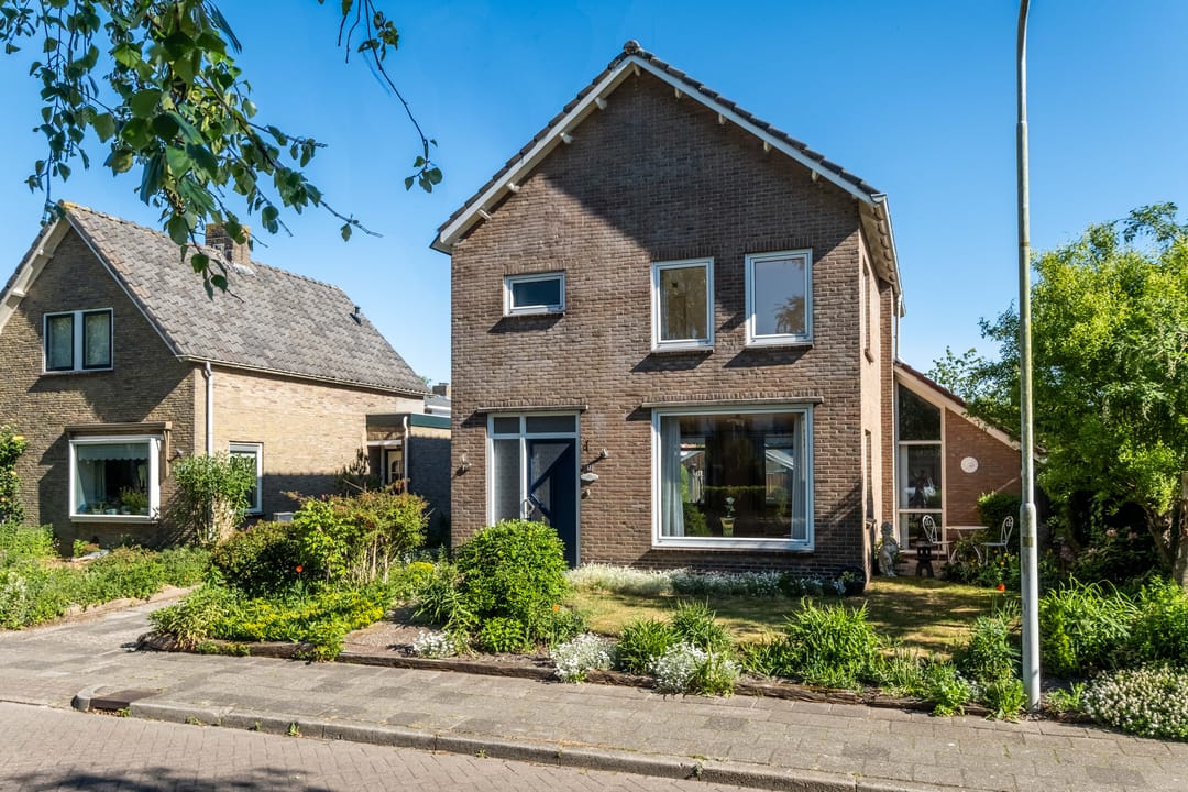 Foto 1 van Hazzeleger 8