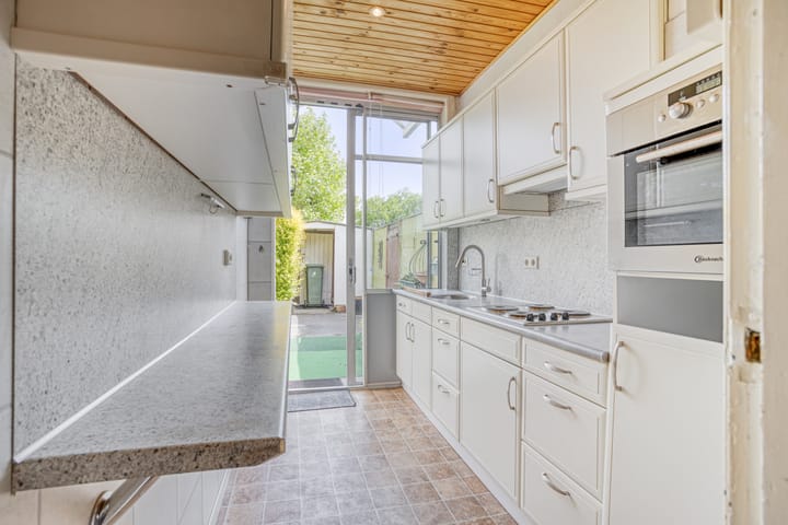 Photo 12 of Marsstraat 20