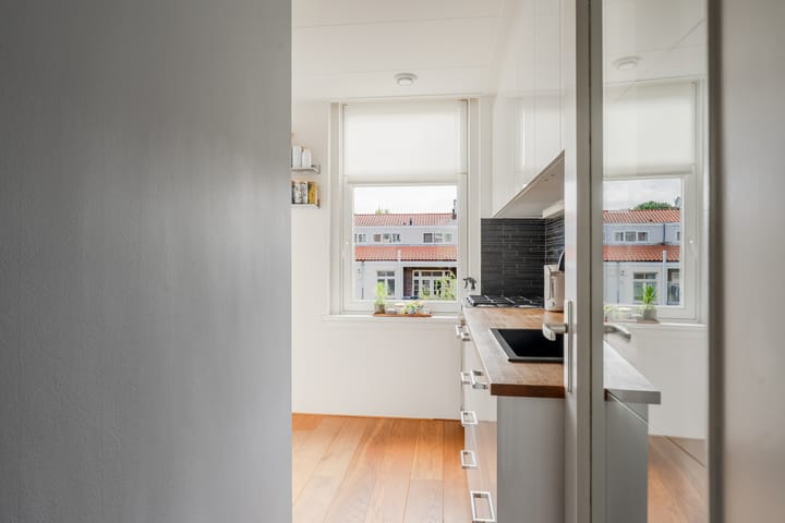 Photo 18 of Robert Scottstraat 20-2