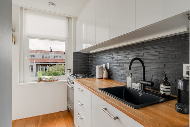 Photo 19 of Robert Scottstraat 20-2