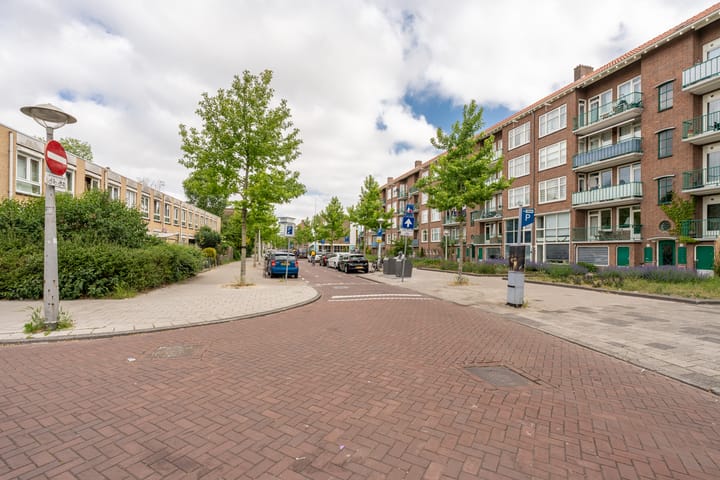 Photo 37 of Robert Scottstraat 20-2