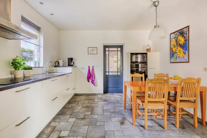 Photo 10 of Dekkerstraat 5