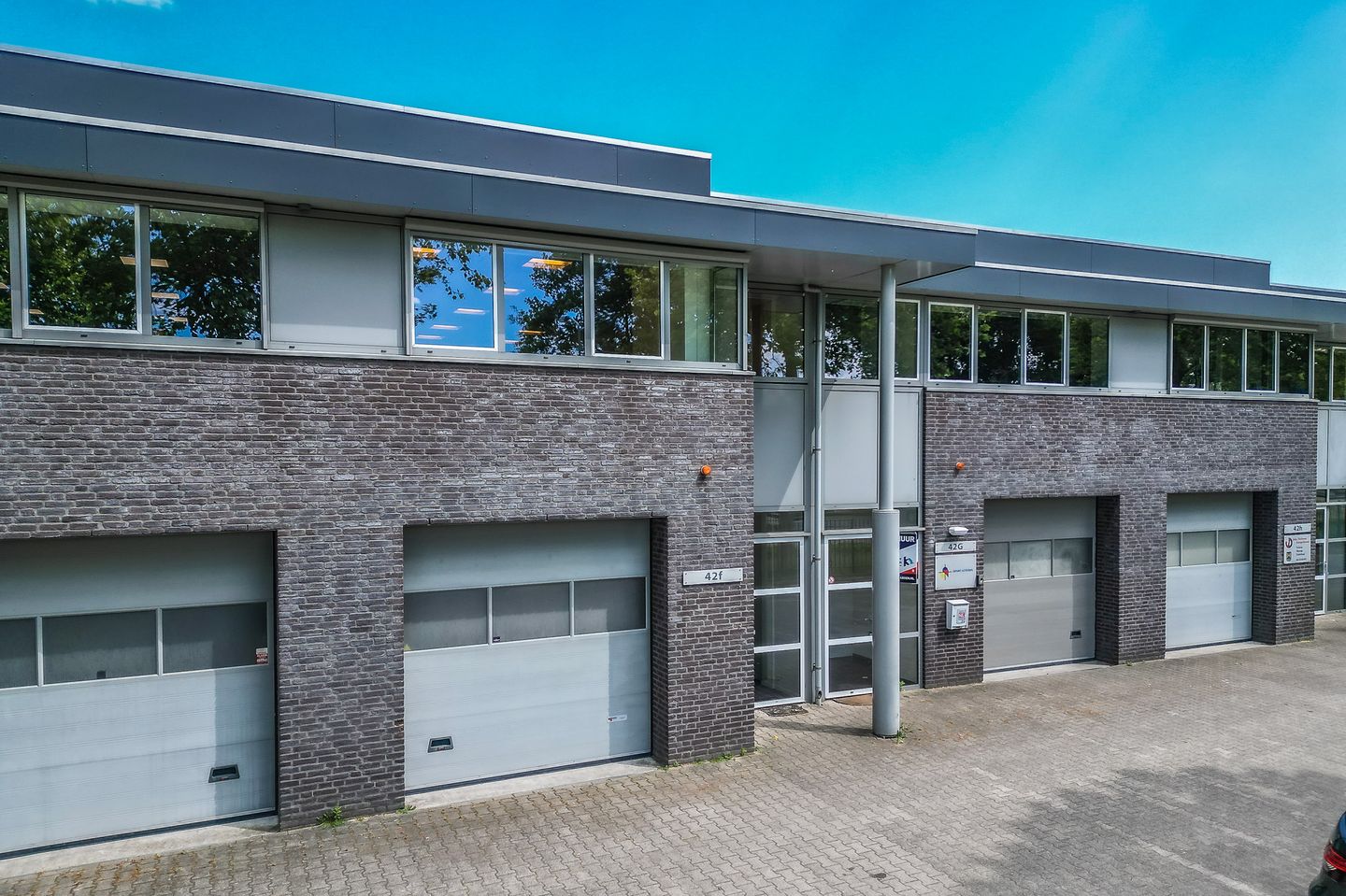 View photo 3 of Saksenweg 42-F