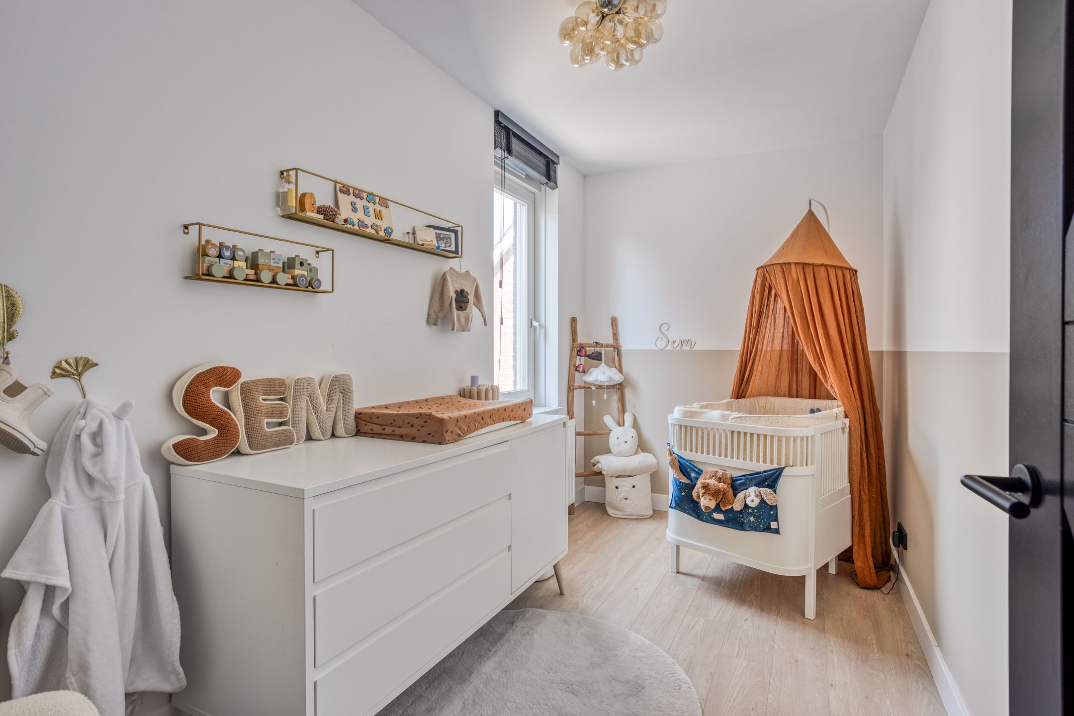 Foto 21 van Lavasteen 18