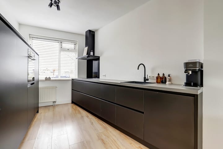 Foto 3 van Meidoorn 64