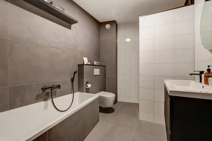 Foto 4 van Meidoorn 64