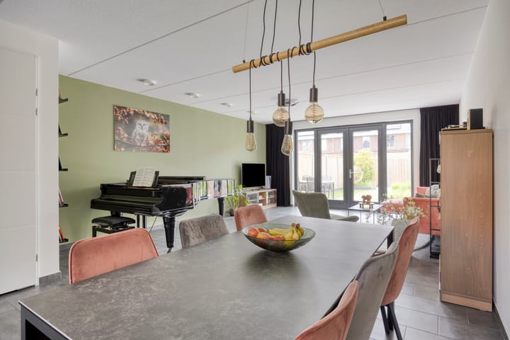 Foto 2 van Cedule 18