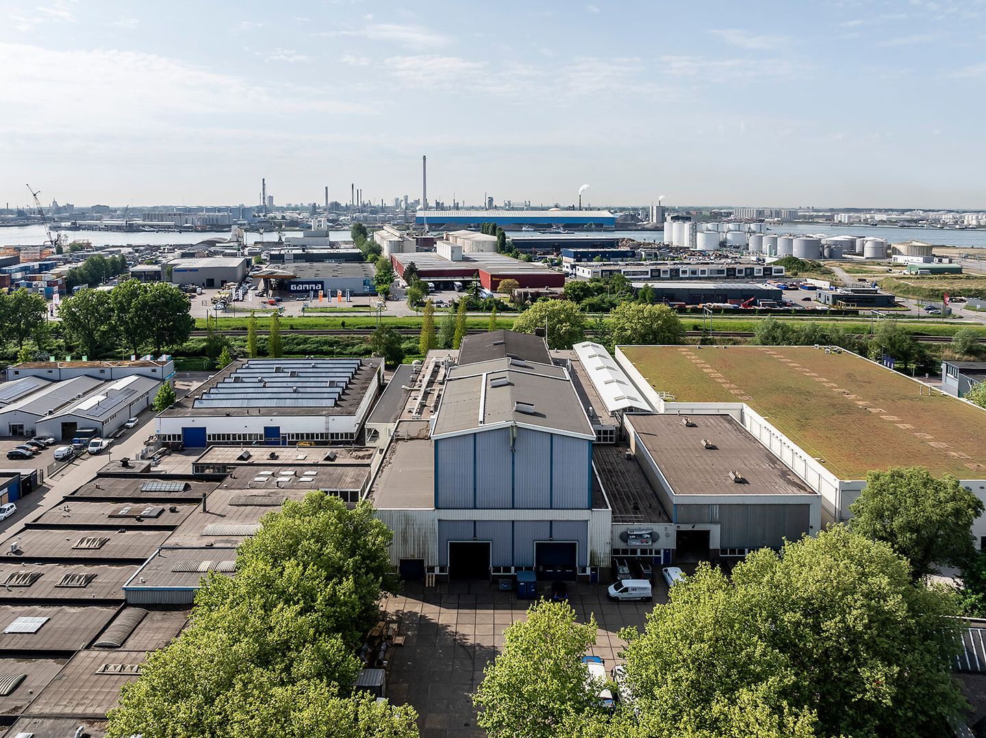 Bekijk foto 2 van Industrieweg 21