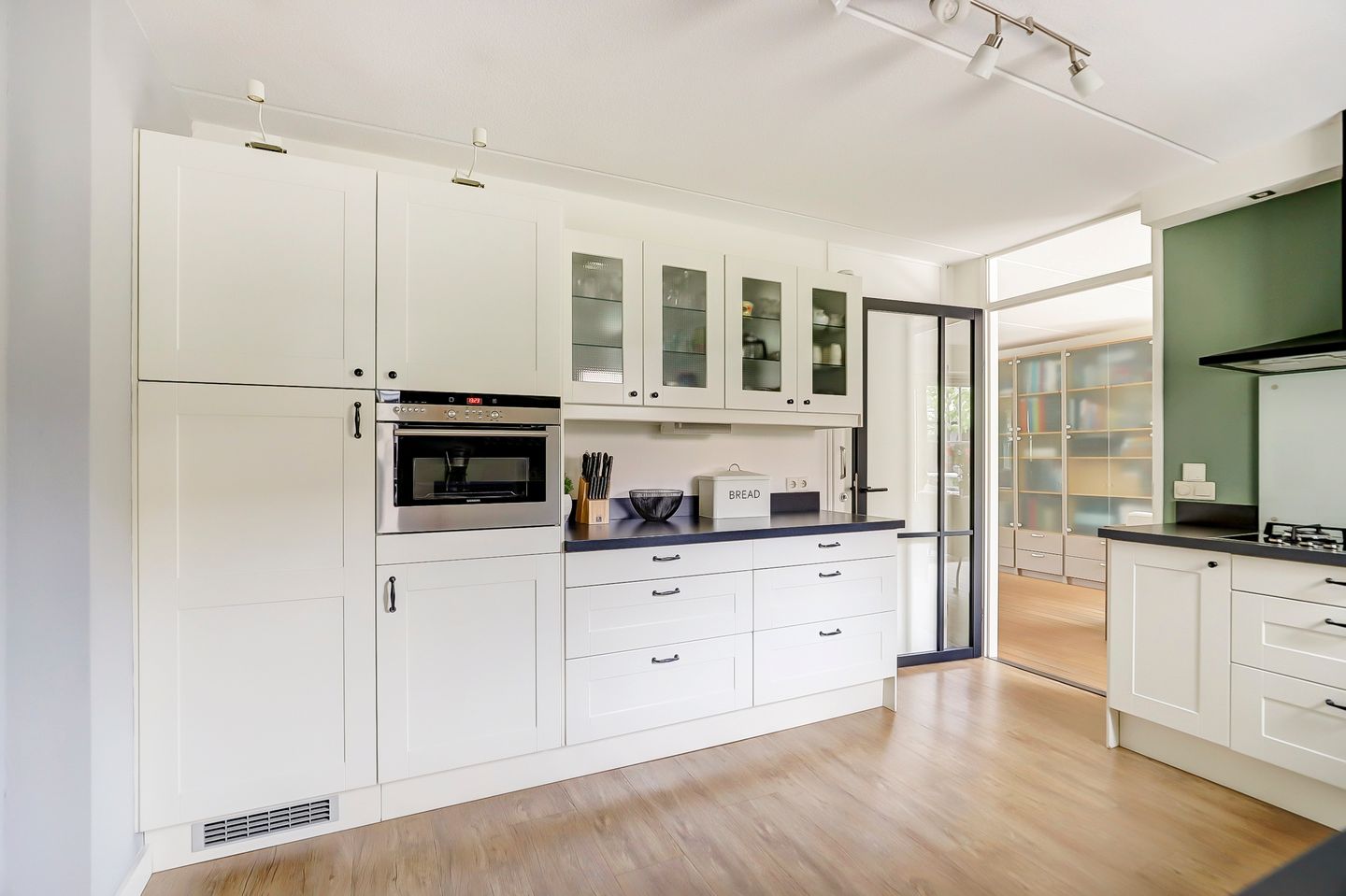 Foto 14 van Ada van Hollandstraat 10