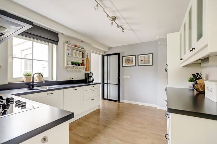 Foto 16 van Ada van Hollandstraat 10