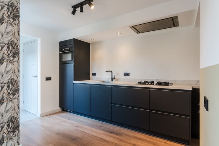 Foto 15 van van Gennipstraat 8