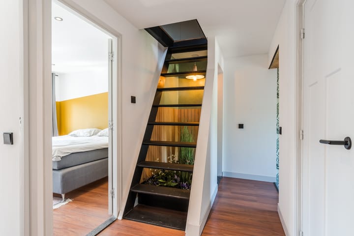 Foto 34 van van Gennipstraat 8