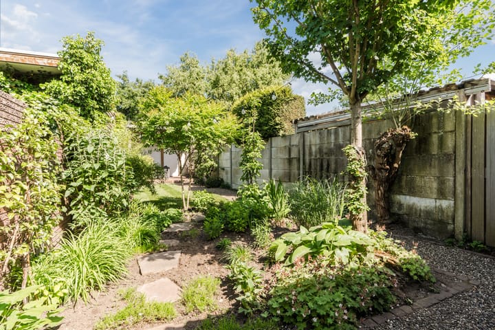 Foto 38 van van Gennipstraat 8