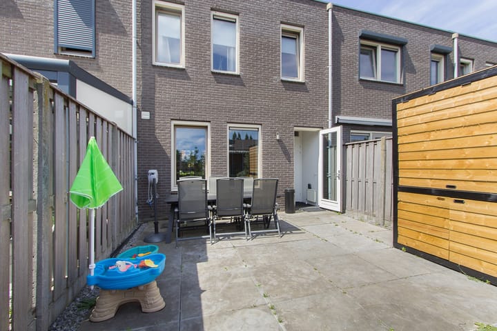 Photo 2 of Mgr. Bekkersstraat 18