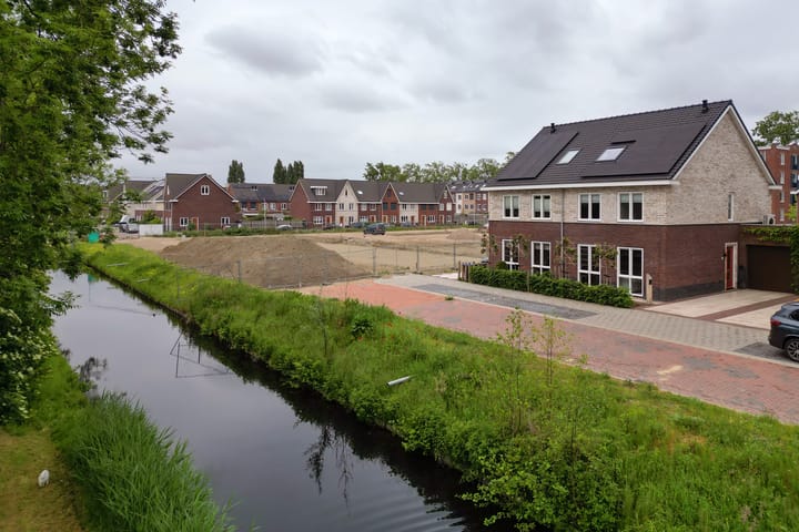 Foto 7 van Vierasser 83