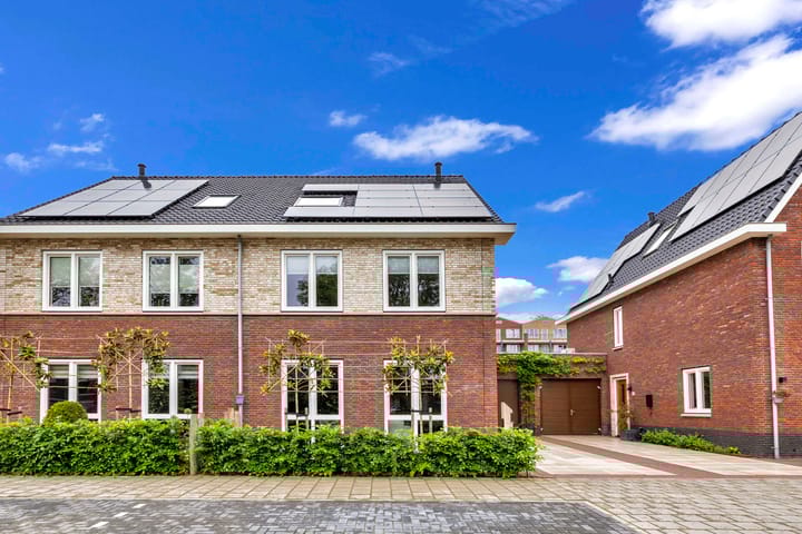 Foto 8 van Vierasser 83