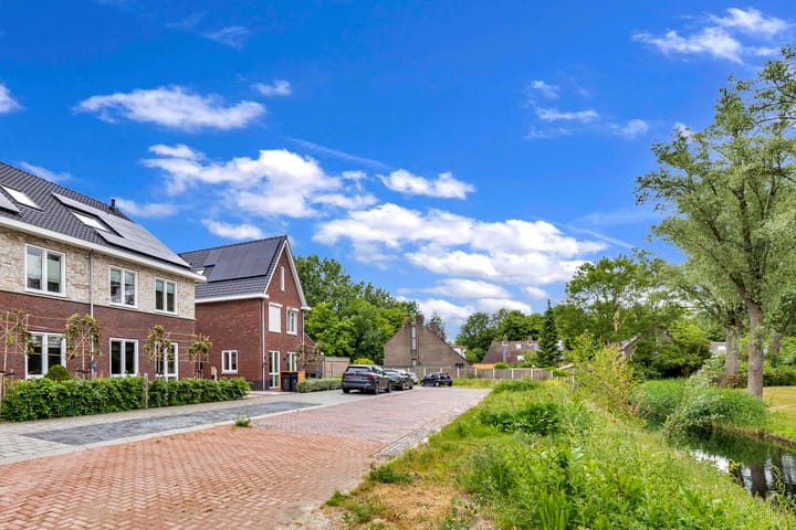 Foto 9 van Vierasser 83