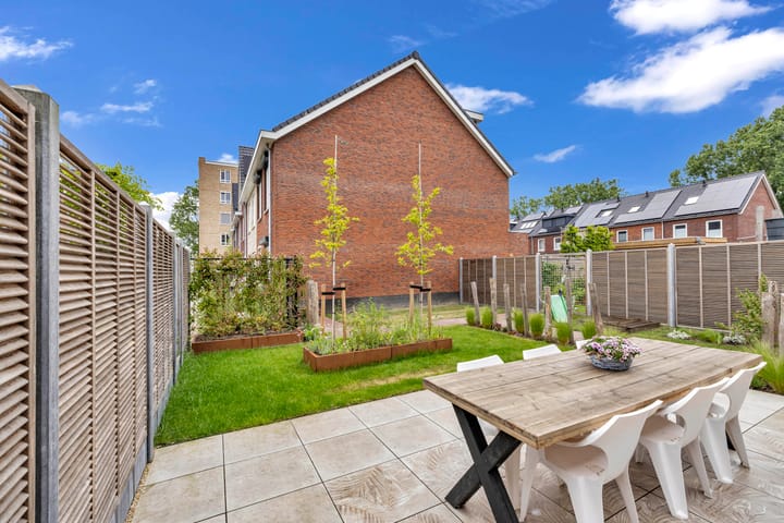 Foto 26 van Vierasser 83