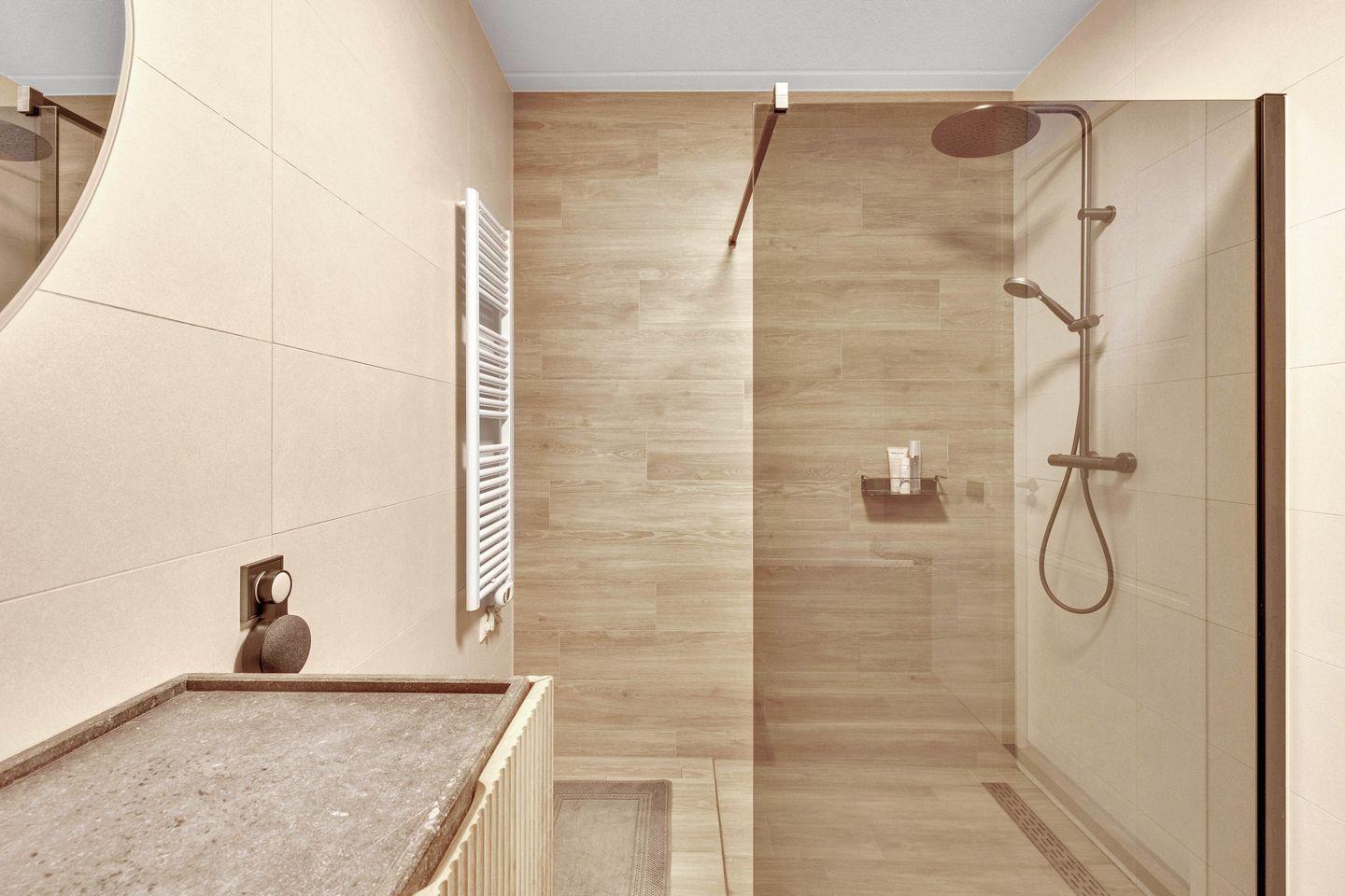 Photo 44 of Vierasser 83