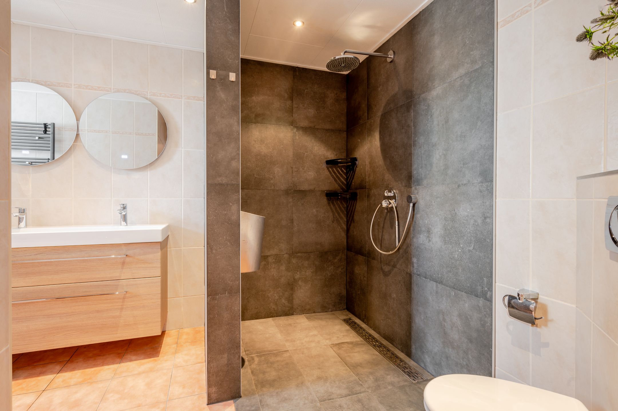 Foto 24 van Zwarteweg 6